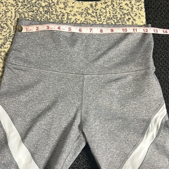 Aerie Grey High Waisted Yoga Pants/ Leggings Size M - Picture 7 of 10